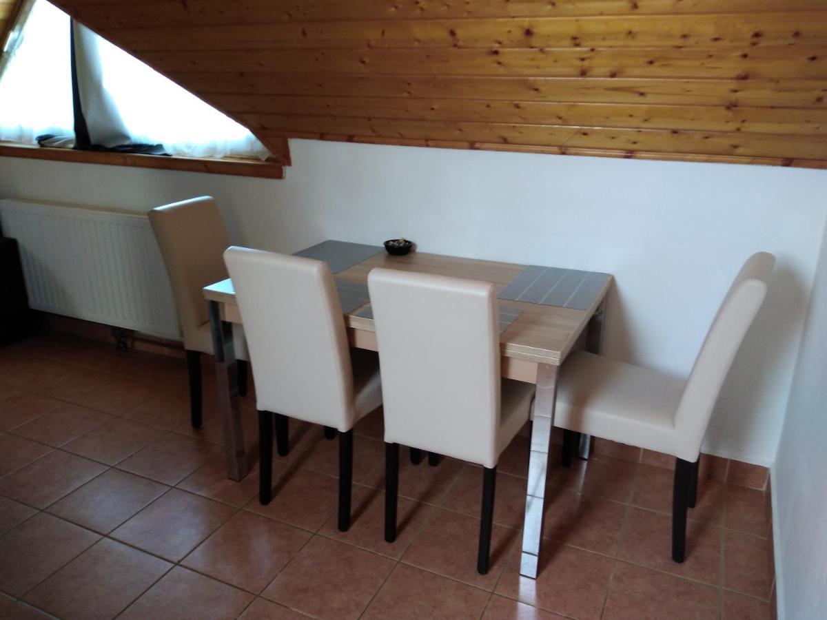Apartment Rozsadomb *