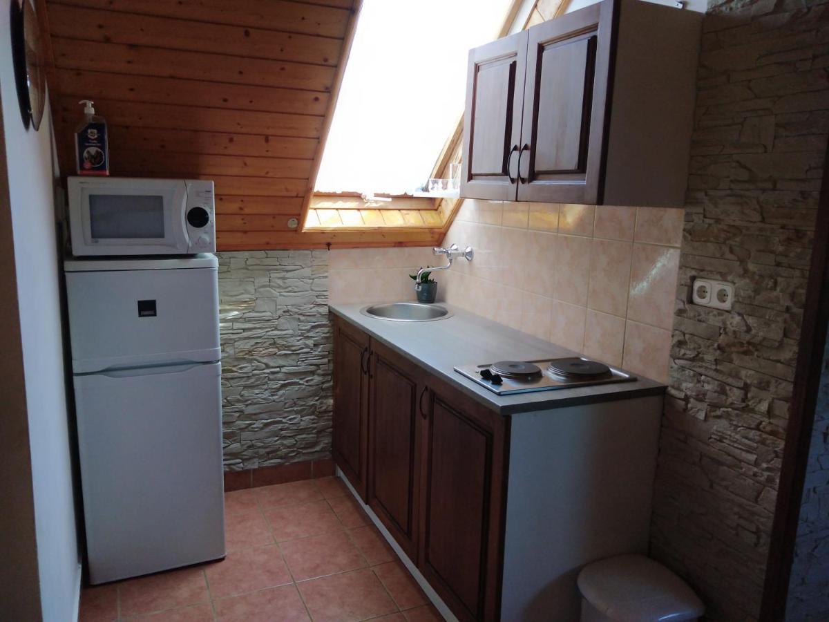 Rozsadomb Apartament *