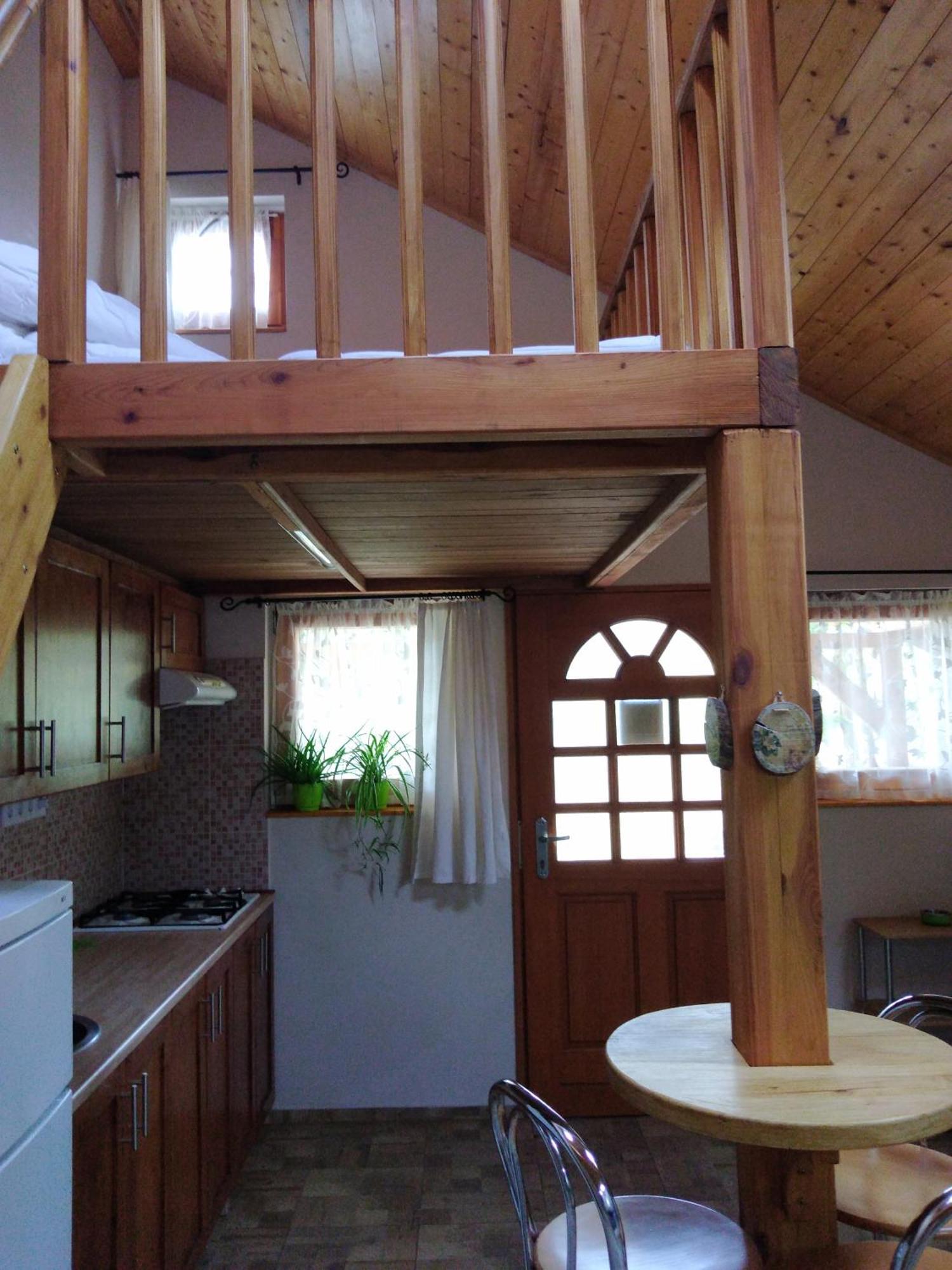 Rozsadomb Apartment