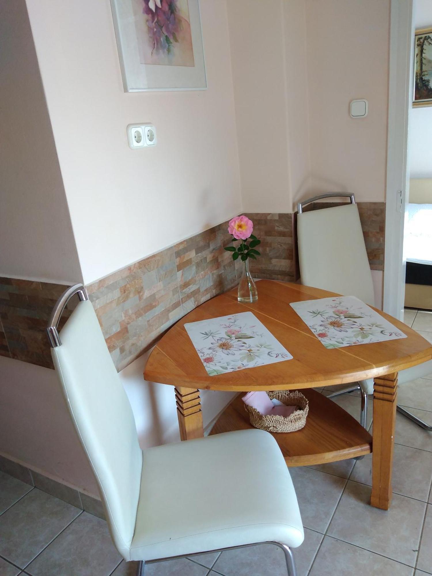 Rozsadomb Apartment